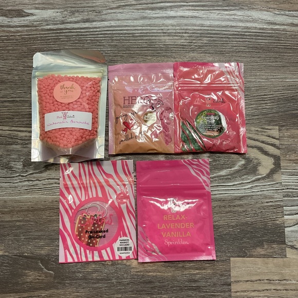 Pink Zebra Other - Pink Zebra Soy Melting Waxes and Pre-Soaked Honeysuckle Go-Card NWT